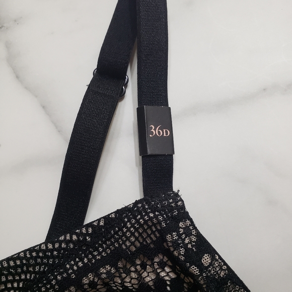 🆕️VICTORIA'S SECRET Black Lace Balconette Bra 36D - Picture 8 of 10